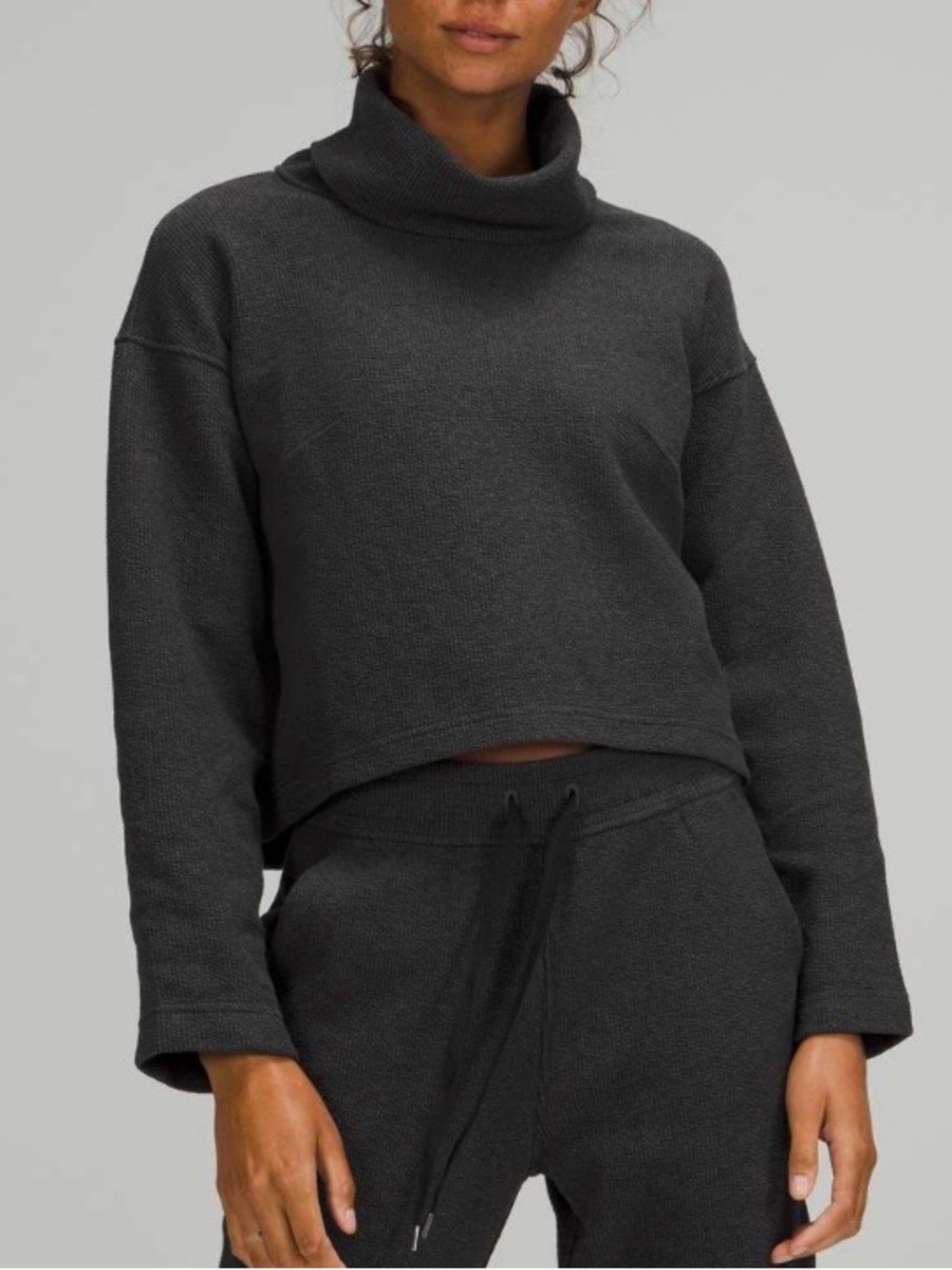 Lululemon Ribbed Funnel Neck Pullover Heathered Black
Size M